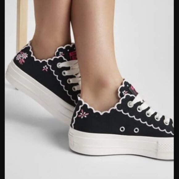 CONVERSE All Star Lift Platform Canvas Low Top Embroidered Flowers Scalloped 8 - Picture 5 of 6